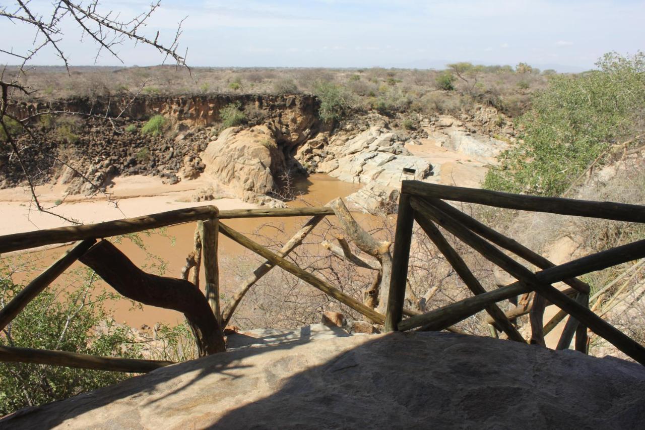 Lion'S Cave Camp, Samburu Villa Archers Post Exteriör bild