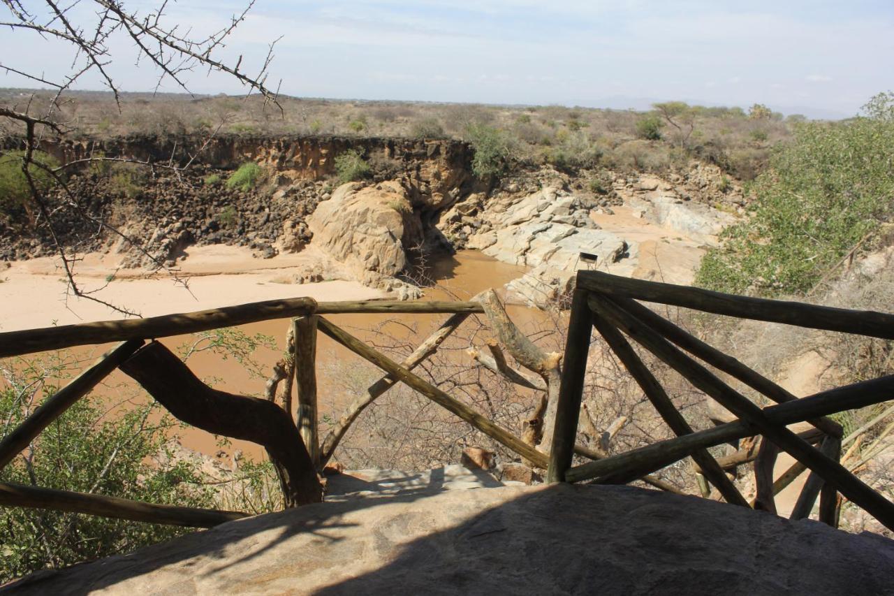 Lion'S Cave Camp, Samburu Villa Archers Post Exteriör bild