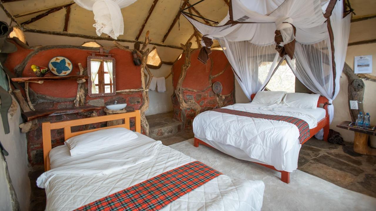 Lion'S Cave Camp, Samburu Villa Archers Post Exteriör bild