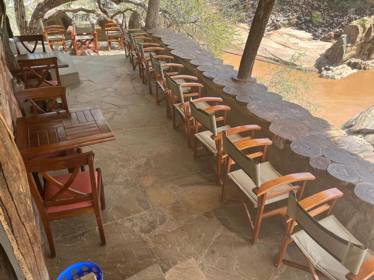Lion'S Cave Camp, Samburu Villa Archers Post Exteriör bild