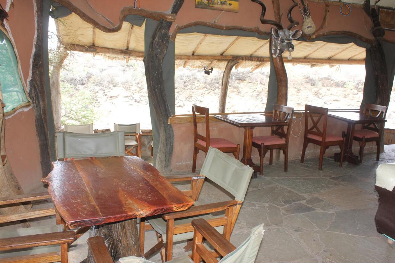 Lion'S Cave Camp, Samburu Villa Archers Post Exteriör bild