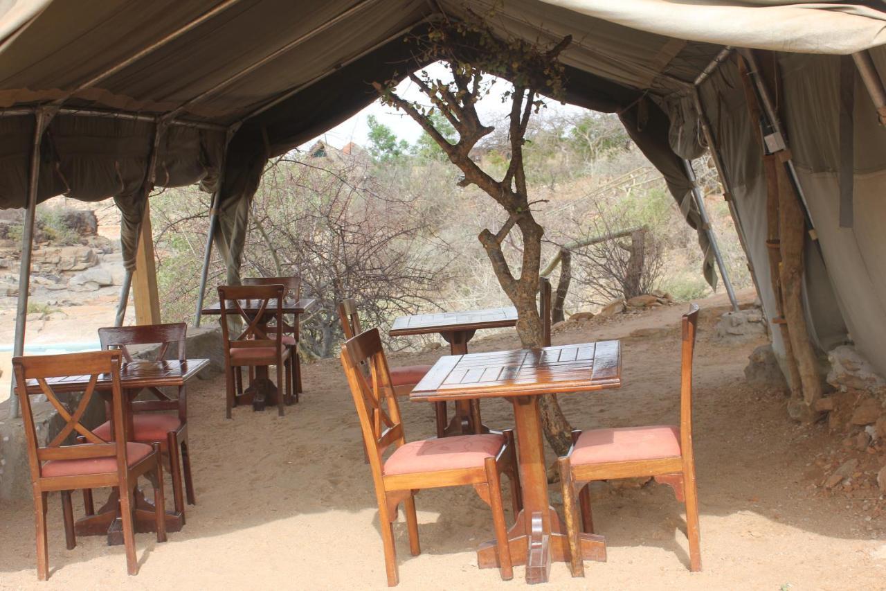 Lion'S Cave Camp, Samburu Villa Archers Post Exteriör bild