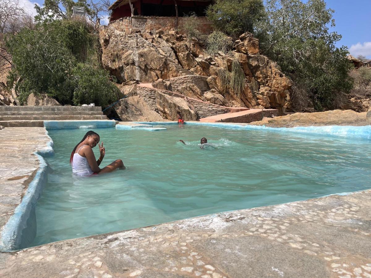 Lion'S Cave Camp, Samburu Villa Archers Post Exteriör bild