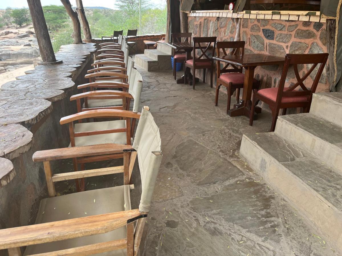 Lion'S Cave Camp, Samburu Villa Archers Post Exteriör bild