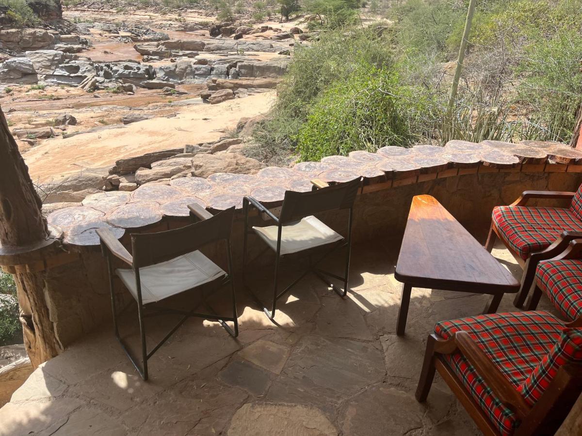 Lion'S Cave Camp, Samburu Villa Archers Post Exteriör bild