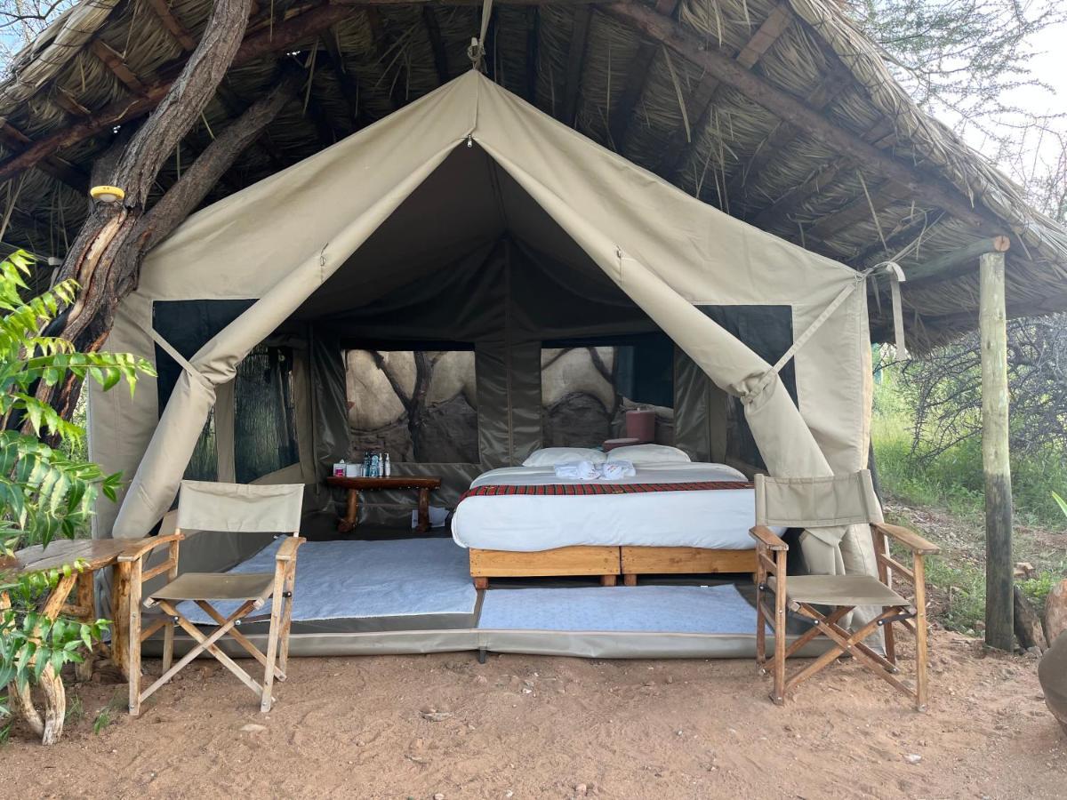 Lion'S Cave Camp, Samburu Villa Archers Post Exteriör bild