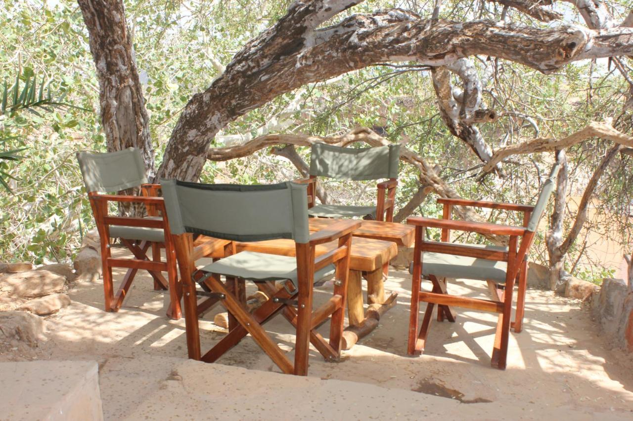 Lion'S Cave Camp, Samburu Villa Archers Post Exteriör bild